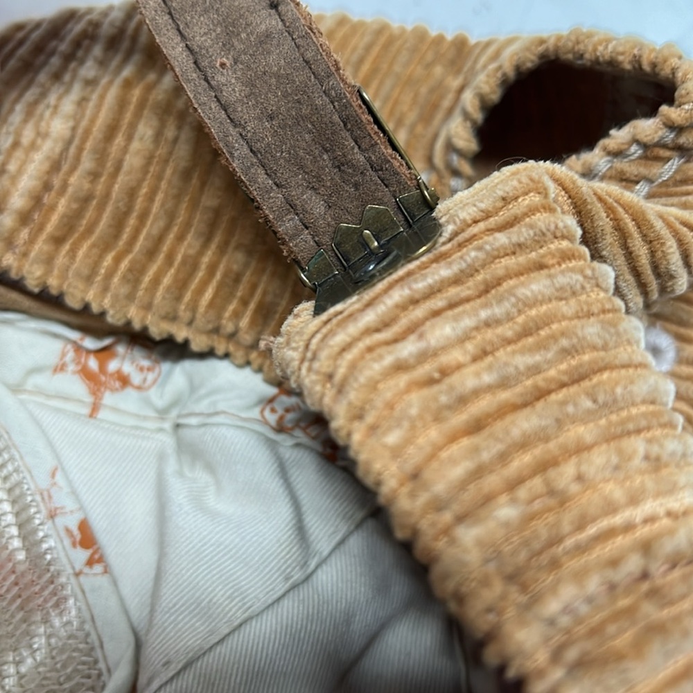 True Religion Strap Back - Picture 11 of 11
